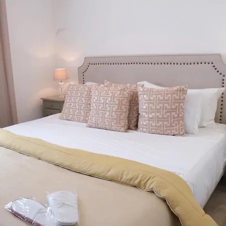 Camargue Family Retreat: Charming House With Pool Near Center * Arles