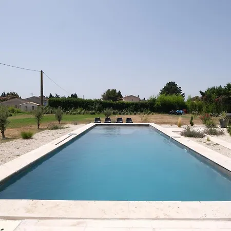 Villa Camargue Family Retreat: Charming House With Pool Near Center *